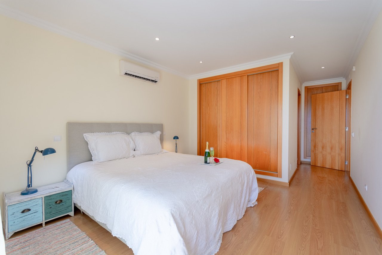 Appartement+3.5+pie-ces+Piscines+-+garage+a-+Lagos+-+Chambre2