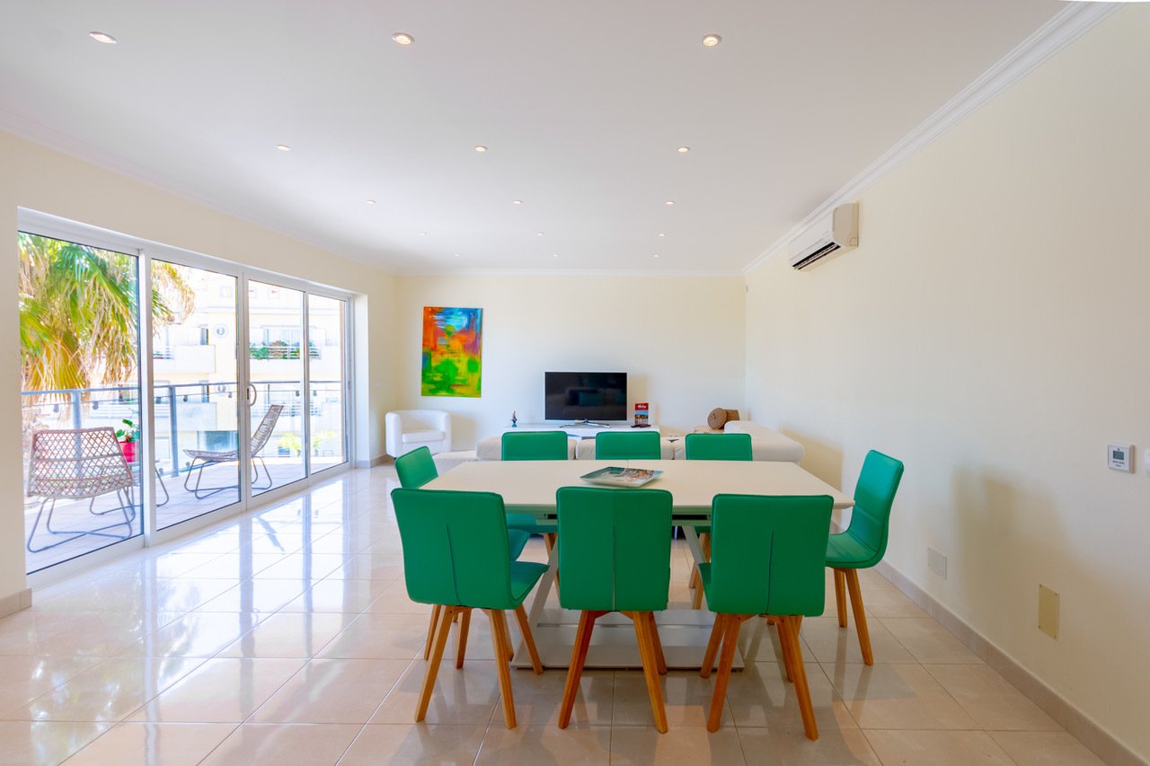 Appartement+3.5+pie-ces+Piscines+-+garage+a-+Lagos+-+Salon